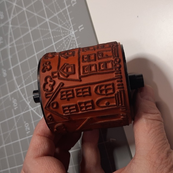 Neighborhood Stampin Round wheel stamp 2" wide - Picture 1 of 2